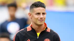 James Rodríguez en los himnos del partido entre Colombia y Paraguay por Copa América