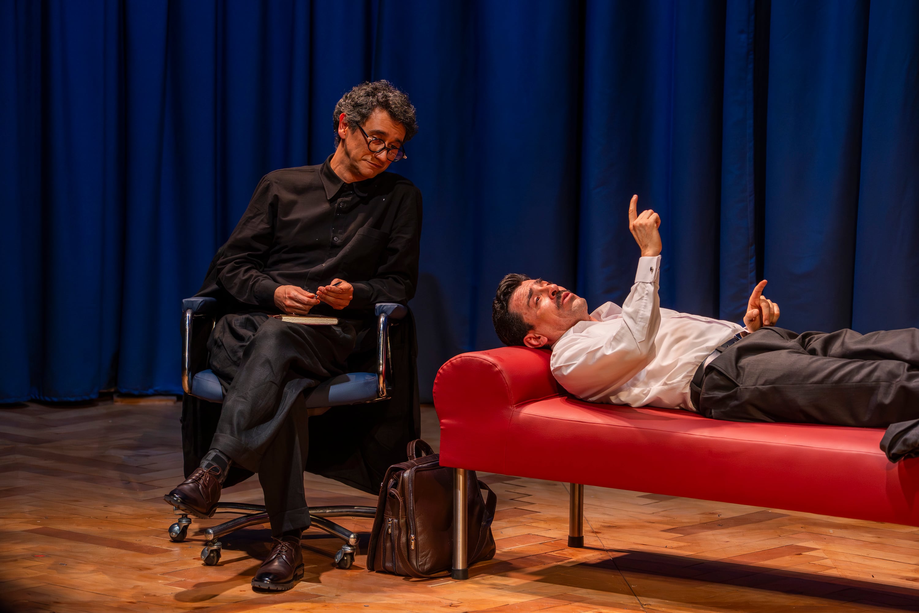 Obra de teatro ‘Por una nariz’ del Teatro Nacional. Rafael Zea y Carlos Manuel Vesga.