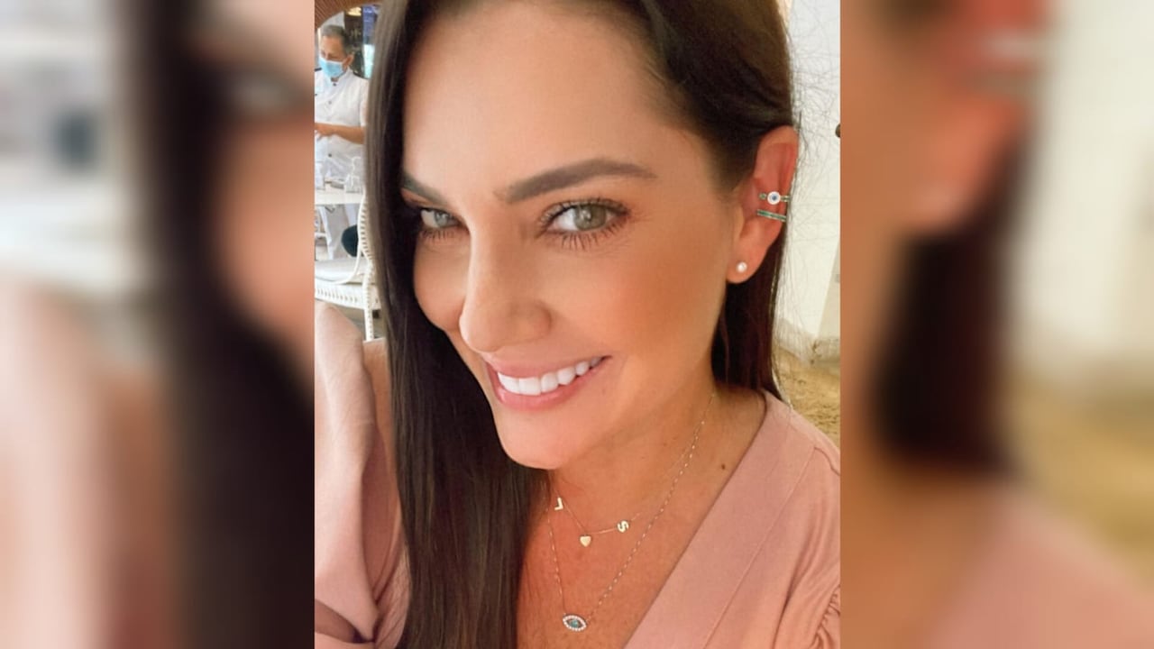 Presentadora y periodista Jessica de la Peña Foto: instagram @jessidelapena