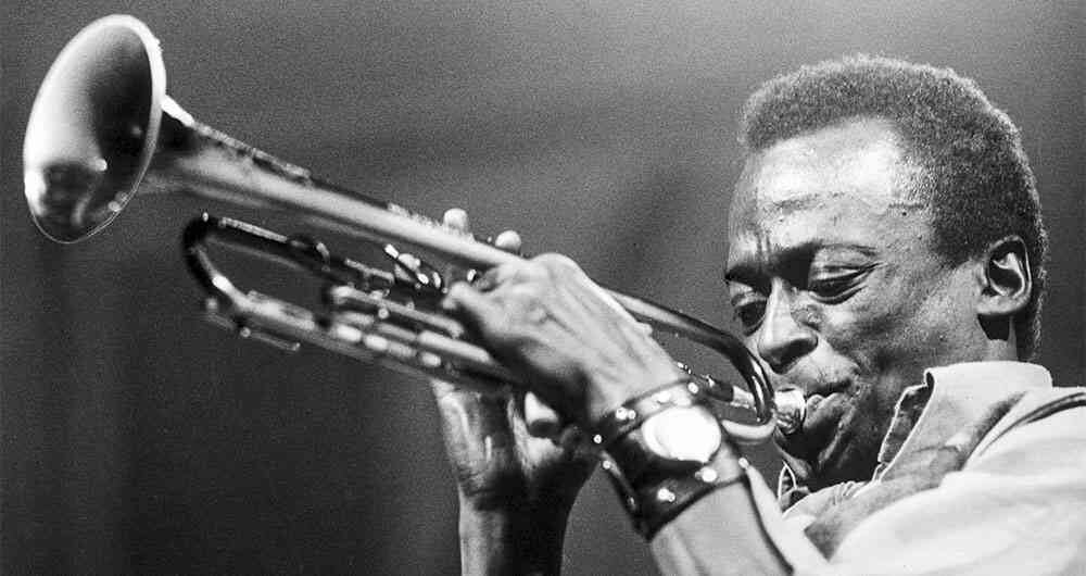 Miles Davis, exalumno de Charlie Parker, uno de los actores de un año para el recuerdo en la historia del género. 