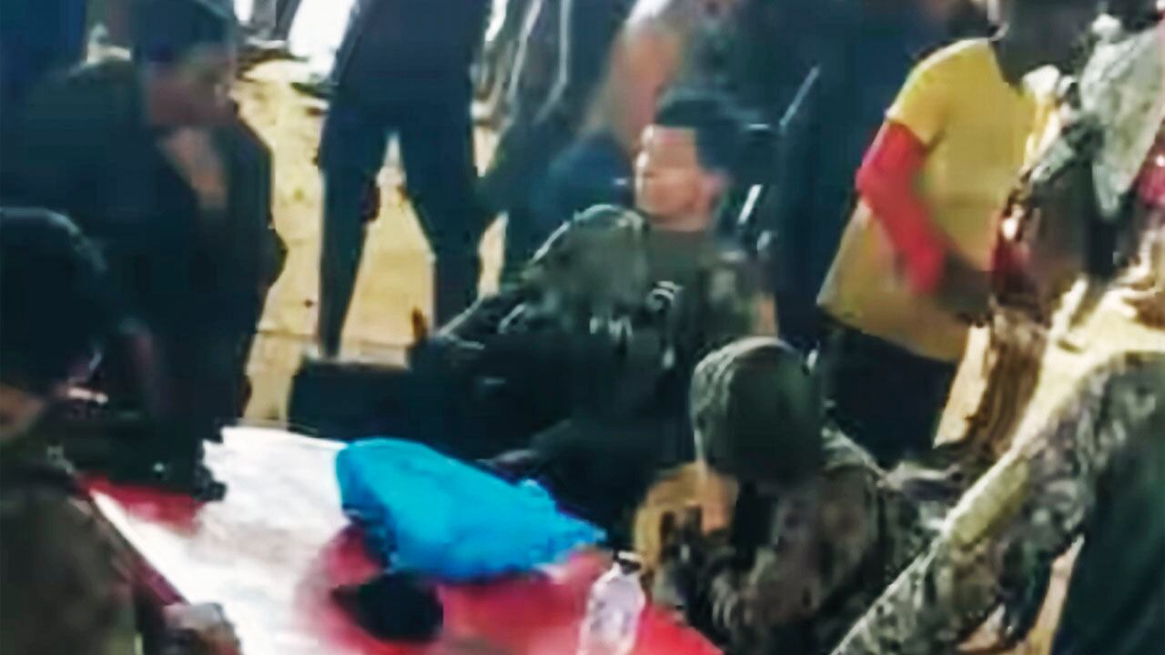 La mayoría de las personas son obligadas a participar de estas asonadas. Las disidencias han encontrado en la comunidad un escudo humano para repeler a la fuerza pública. 