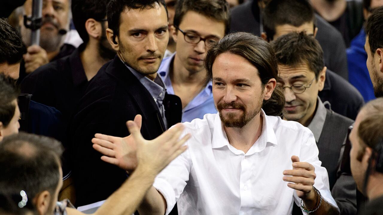 La popularidad de Pablo Iglesias crece cada día más. El hombre de moda en la política española ha matizado su discurso y ahora define su programa como uno de tendencia socialdemócrata.