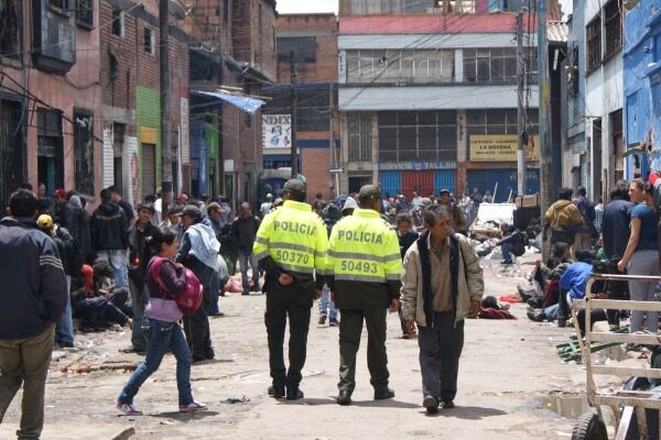 Después de la desaparición del sector del ‘Cartucho’ en el 2001 la calle del 'Bronx' se convrtió en el nuevo centro de microtráfico en Bogotá.
Foto: Edwin Tamayo Rueda.