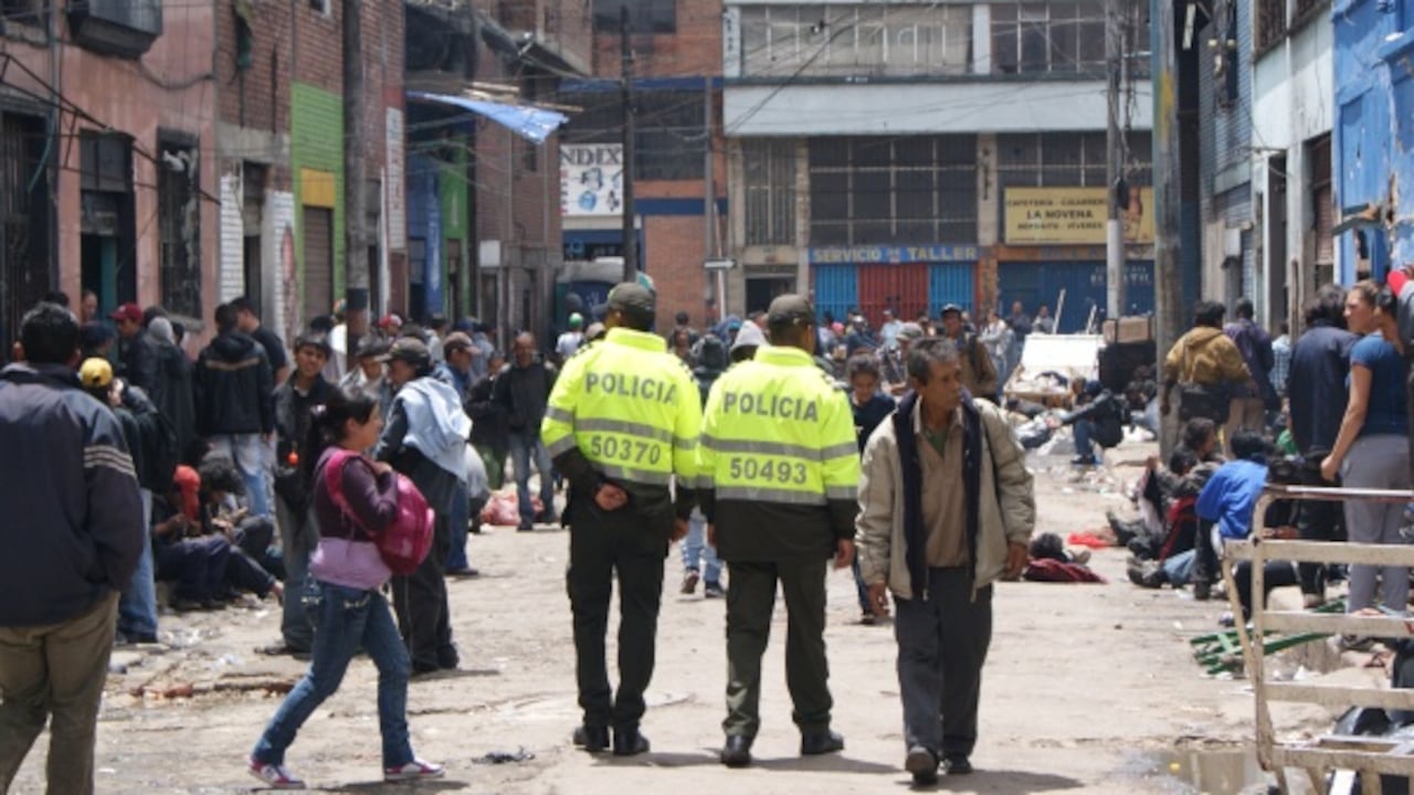 Después de la desaparición del sector del ‘Cartucho’ en el 2001 la calle del 'Bronx' se convrtió en el nuevo centro de microtráfico en Bogotá.
Foto: Edwin Tamayo Rueda.