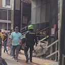 Policía cantó con artista callejero