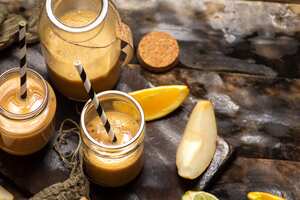 Encuentre consejos sobre la mejor manera de aprovechar el agua de pera para reducir el colesterol y controlar los niveles de azúcar en la sangre de manera natural.