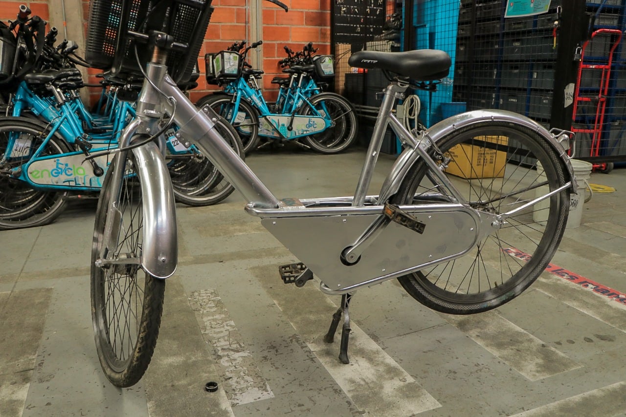 Estos casos de vandalismo y mal uso se suman a las casi 150 bicicletas hurtadas en los últimos seis meses, afectando la operación del sistema y disponibilidad de bicicletas.