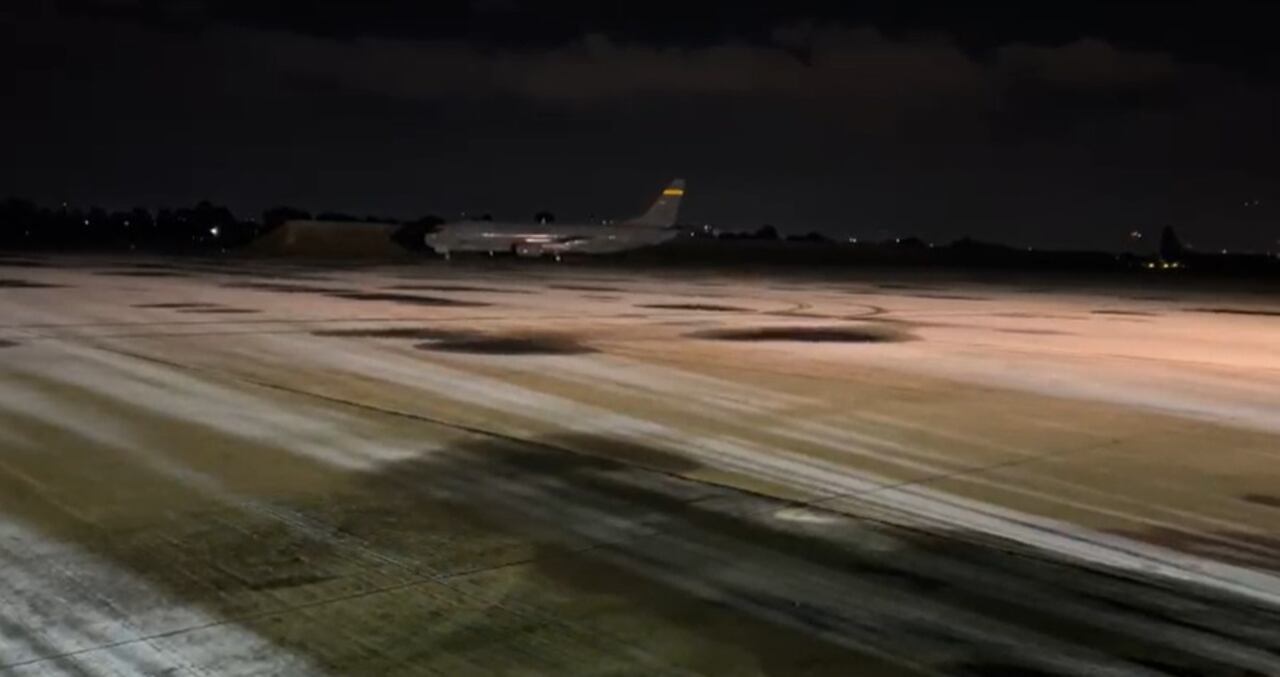 La aeronave FAC-1219 de la Fuerza Aeroespacial Colombiana llegó a Colombia a la media noche de este viernes, 13 de octubre.