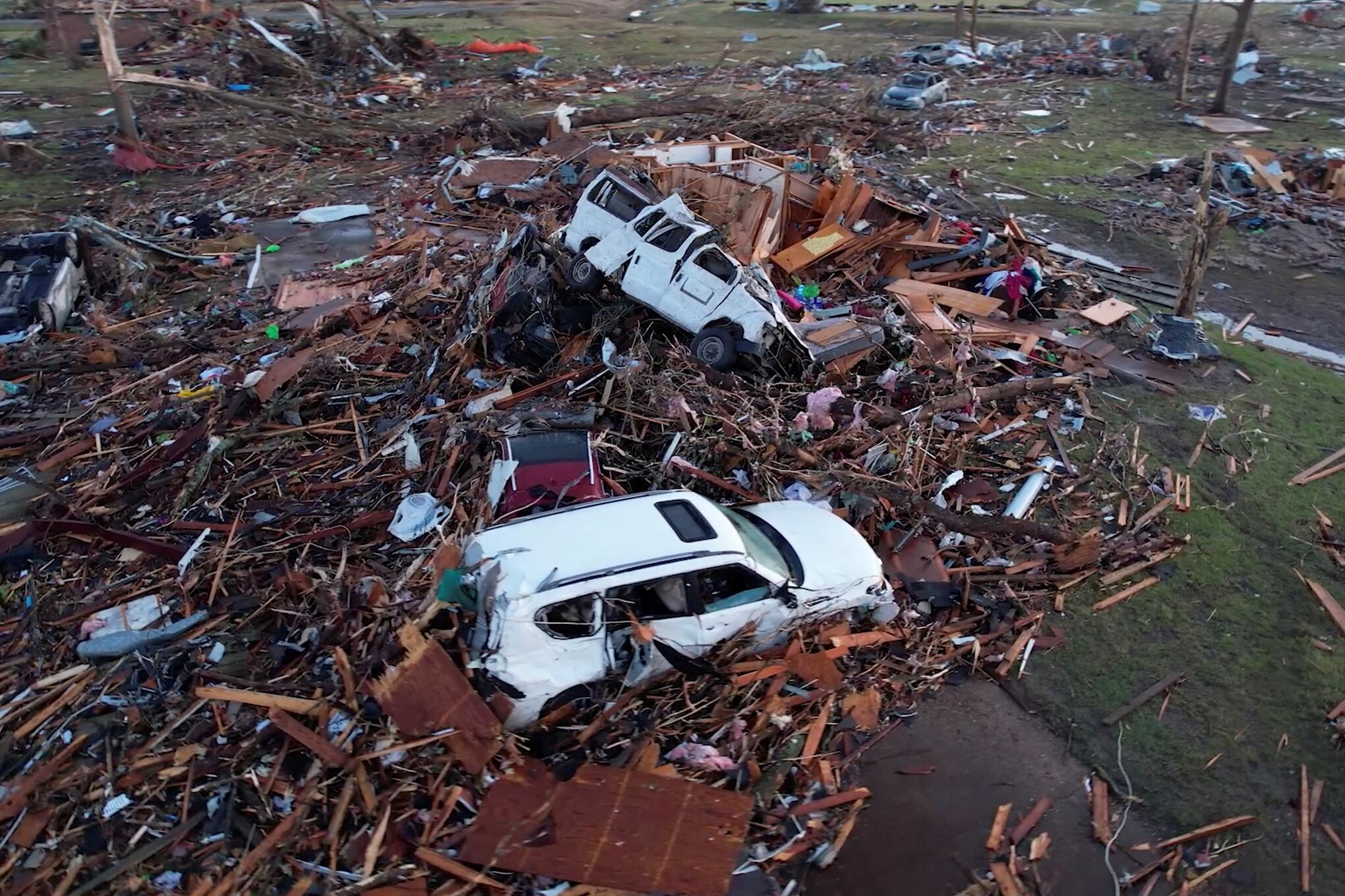 En imágenes : Secuelas de tornado en Mississippi