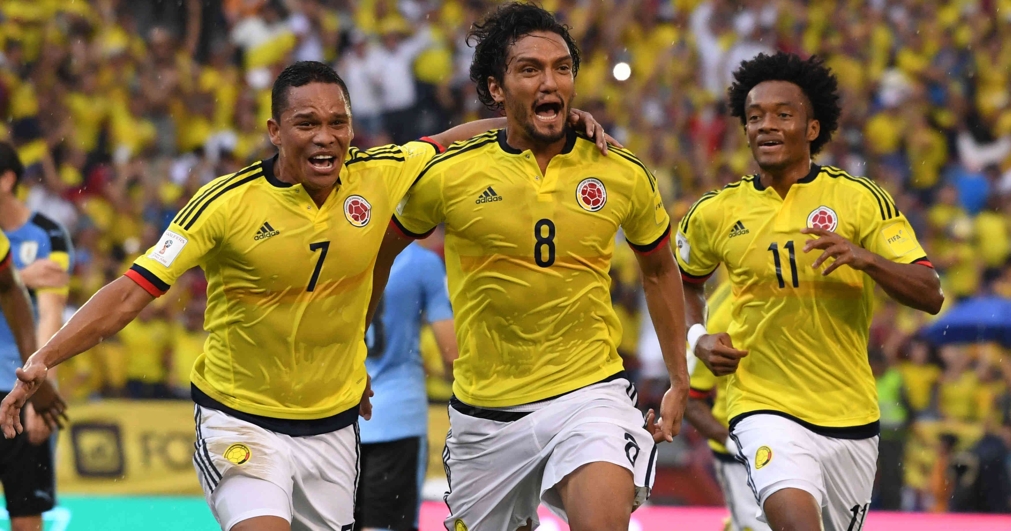 Carlos Bacca, Abel Aguilar y Juan Guillermo Cuadrado durante el partido contra Uruguay, reciente juego de Colombia en Barranquilla 