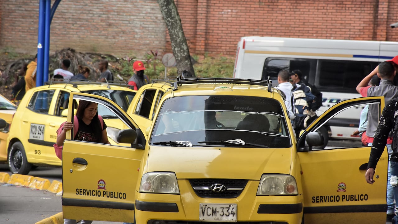 Los taxistas recibirán subsidios entre $90.000 a $100.000.