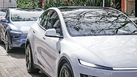 Tesla nació en 2003 en Estados Unidos y fue bautizada en honor al inventor e ingeniero eléctrico Nikola Tesla. El millonario Elon Musk entró en 2004 como principal inversionista.