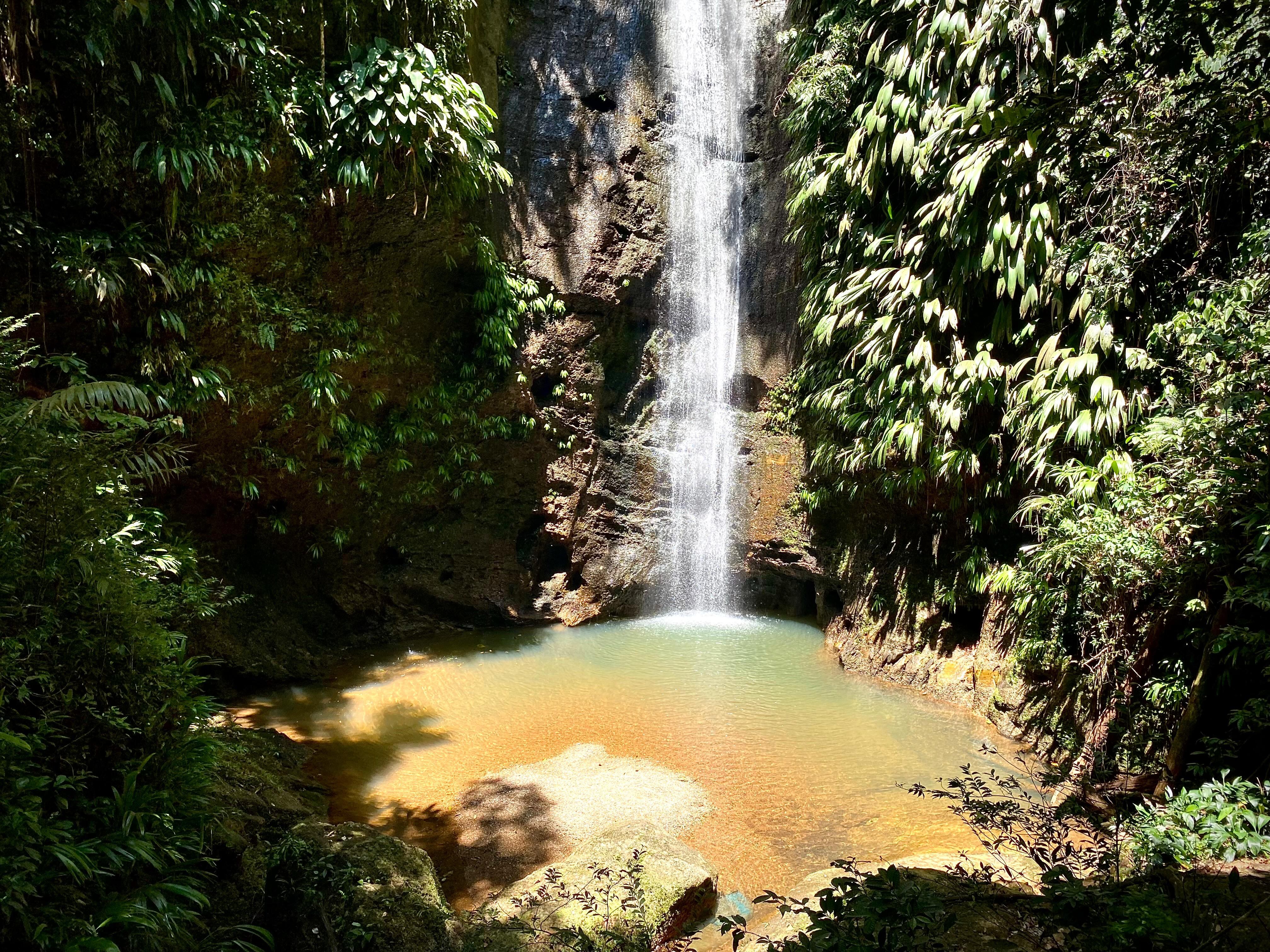 Cascada Lágrima del Gigante, cerca al municipio de San José del Fragüa, en Caquetá.