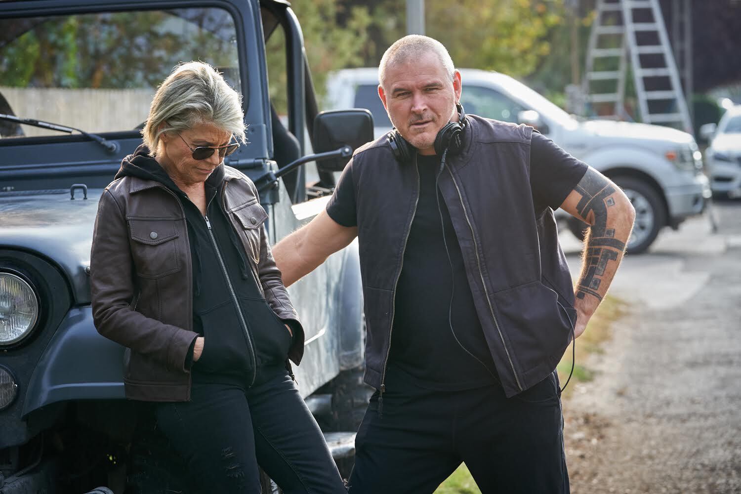 Linda Hamilton y Tim Miller en el set de Terminator: Dark Fate (2019)