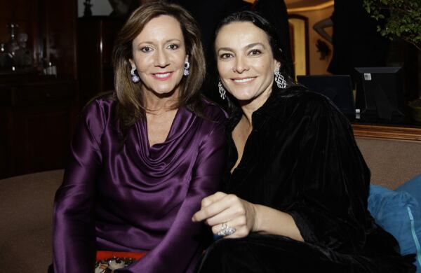 Juanita Santos y Luz María Zapata.