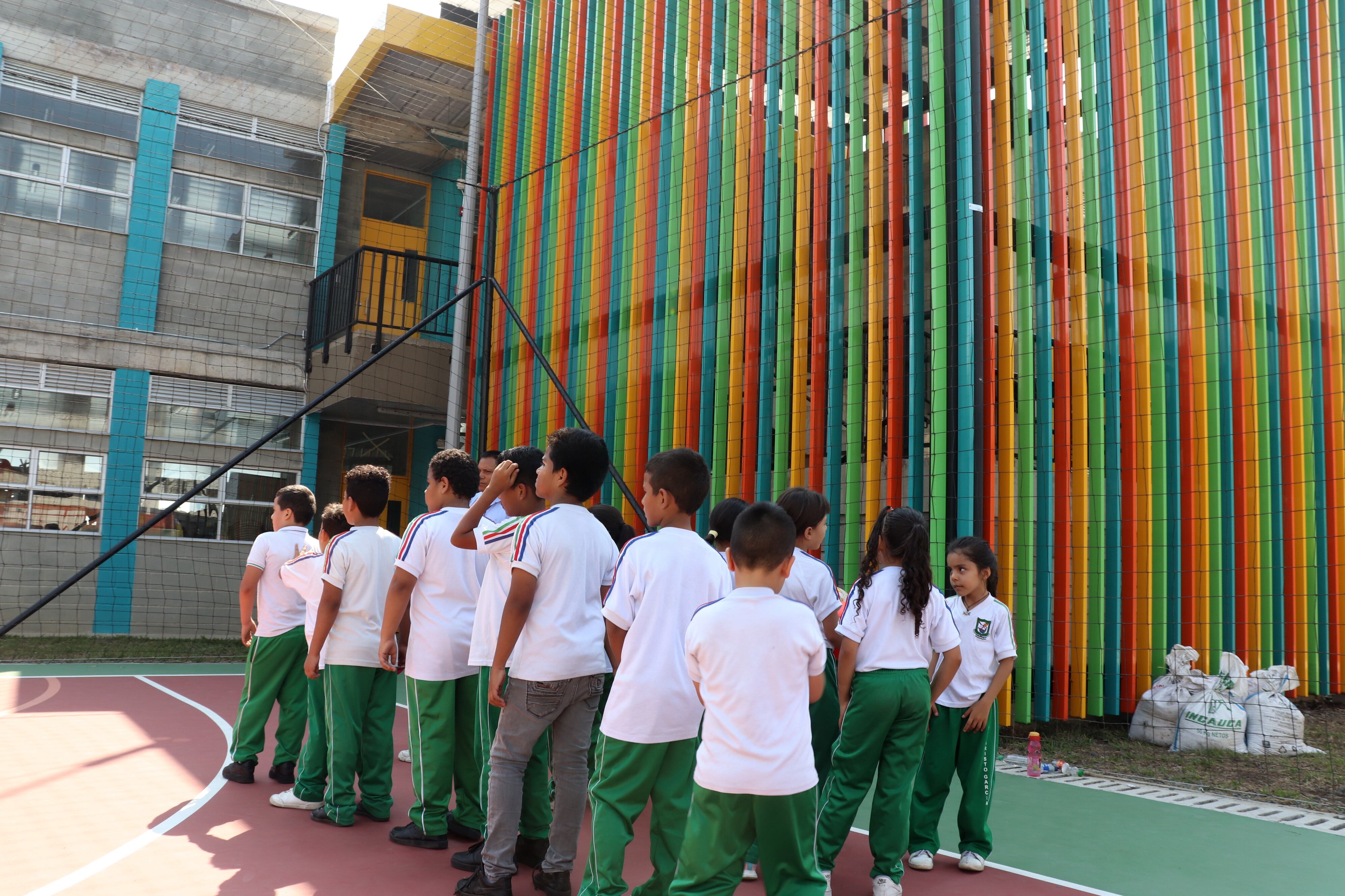 Remodelación de la sede Fernando de Aragón de la institución Educativa Evaristo García. Varios colegios públicos de Cali están en procesos de remodelación.
