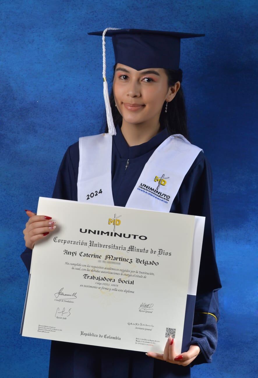 Anyi Caterine Martínez, beneficiada con las becas del CGR Doña Juana