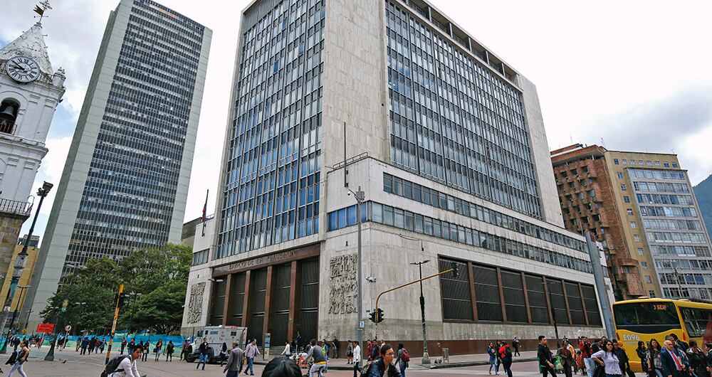 En menos de un año, el Banco de la República  aumentó las tasas de interés de 1,5 a 10 por ciento, buscando atajar una inflación desbordada. 