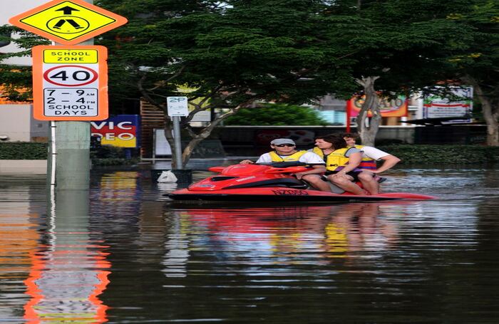  Doscientos mil damnificados dejan las inundaciones en Australia, en especial, en la ciudad de Brisbane.