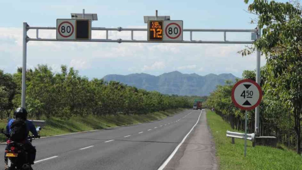 Más de 5,3 millones de vehículos de movilizarían en este puente festivo