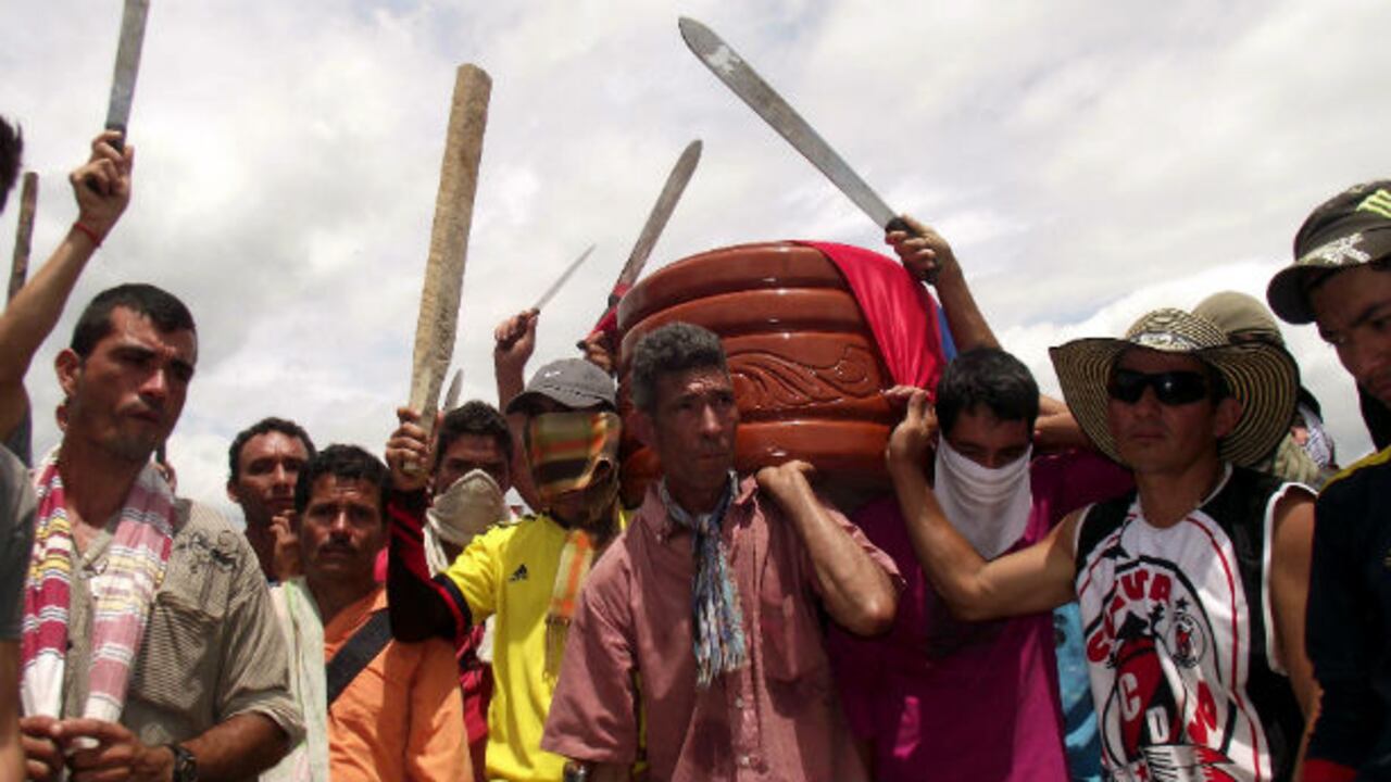 Está tan lejos la vereda El Reposo, del municipio de Campamento, en Antioquia, que las primeras noticias sobre un supuesto secuestro de soldados y funcionarios de la Fiscalía llegaron tergiversadas.