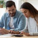 Al acogerse a este mecanismo, la persona tiene la posibilidad de sanear las deudas, proteger los activos y mantener el bienestar de la familia.