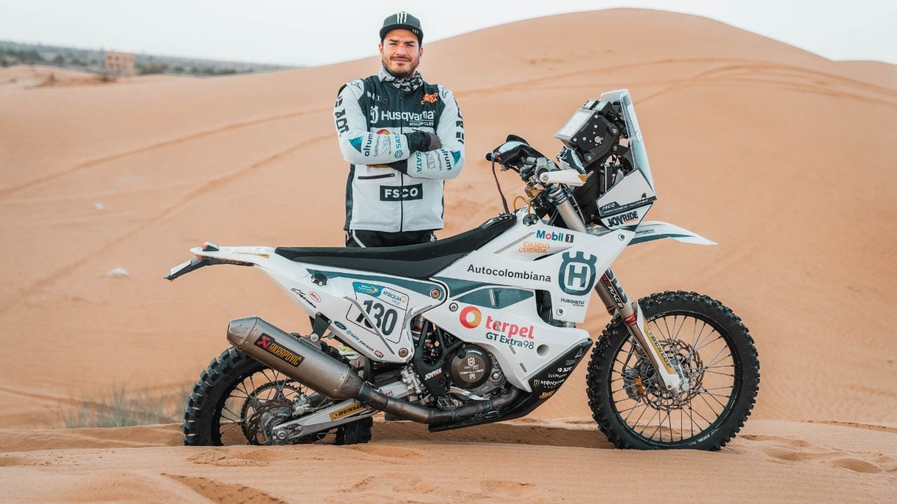 Francisco Álvarez, el encargado de llevar la bandera colombiana en el Dakar