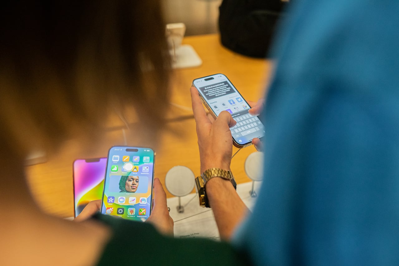 iPhone // Apple