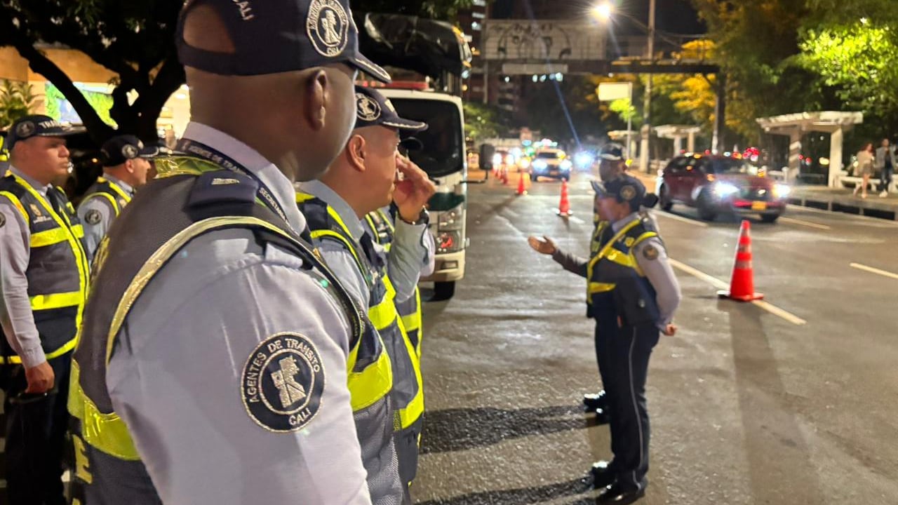 La Secretaría de Movilidad realiza control en el oeste de Cali.