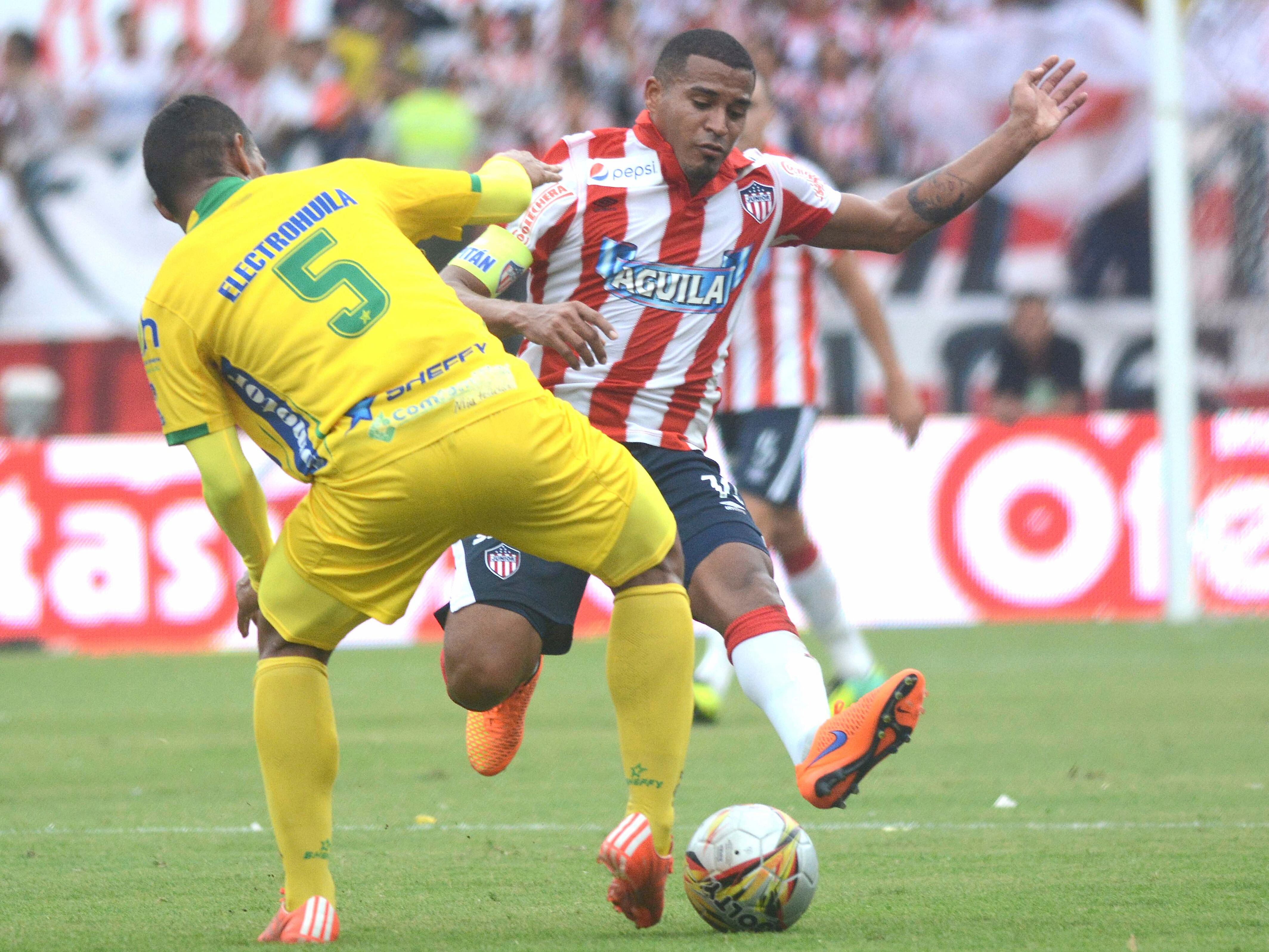 Macnelly Torres jugando en Junior de Barranquilla