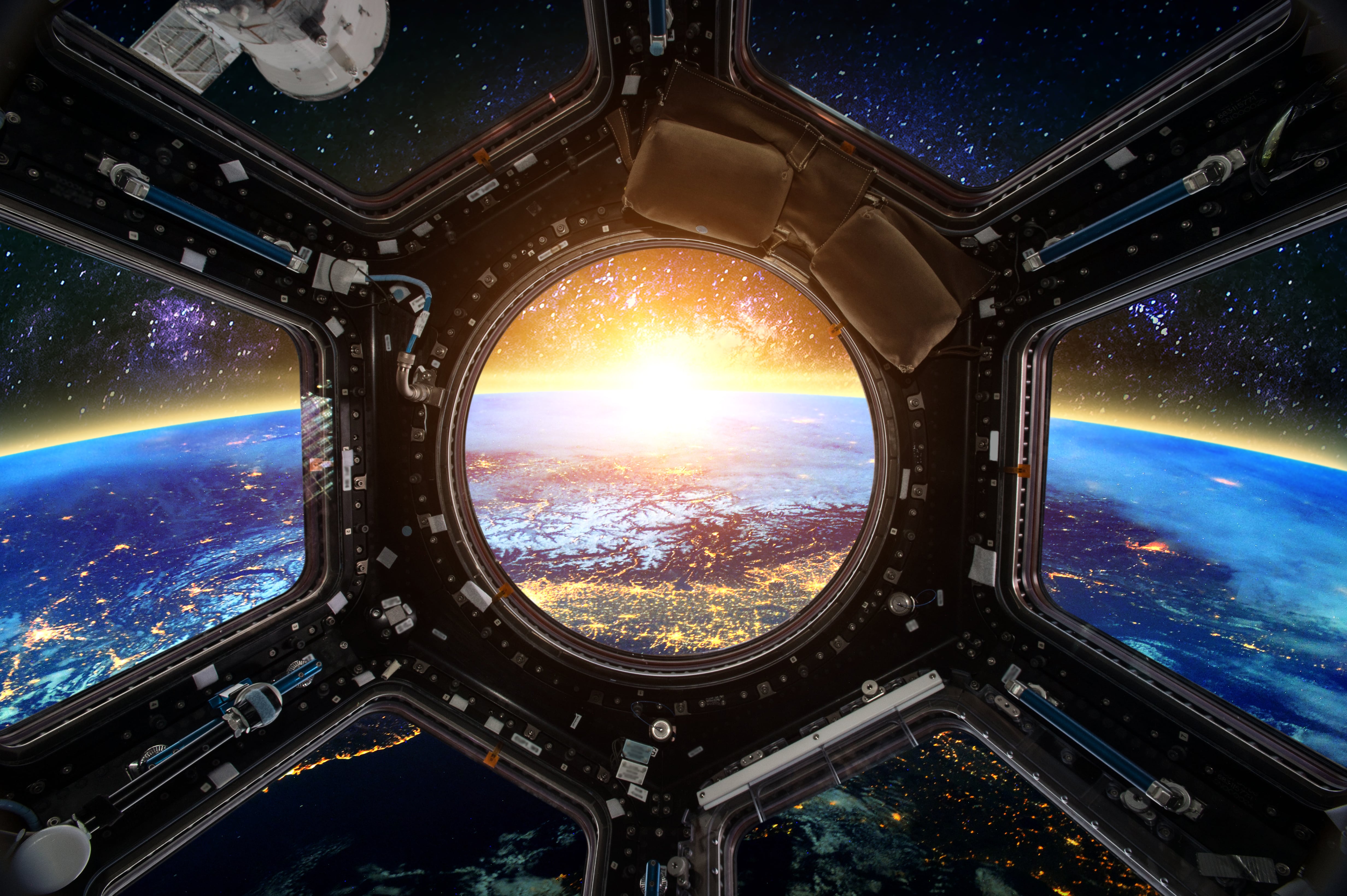 El proyecto incluye talleres en los colegios y la posibilidad de estar en semilleros para estudiantes interesados, quienes podrán participar en proyectos robóticos y visitar lugares como la NASA.