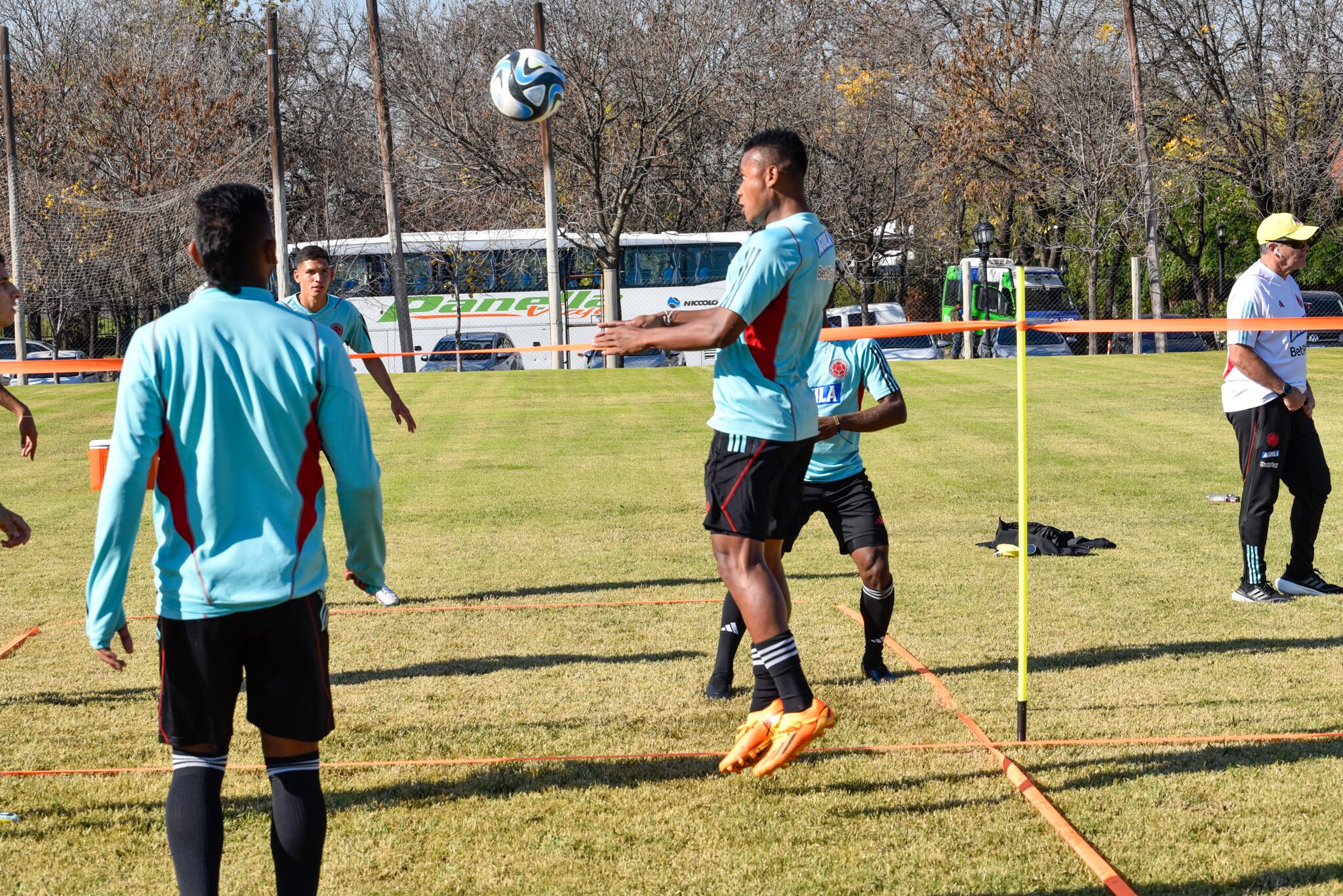 Selección colombiana de fútbol sub 20 entrena en Argentina para debutar en el mundial de su categoría frente al equipo de Israel.