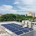 A través de líneas de crédito verde con recursos propios, Davivienda financia iniciativas de las líneas sostenibles vivienda y constructor, que corresponden a proyectos de construcción sostenible con certificación LEED o EDGE de edificaciones destinadas a vivienda y uso comercial.