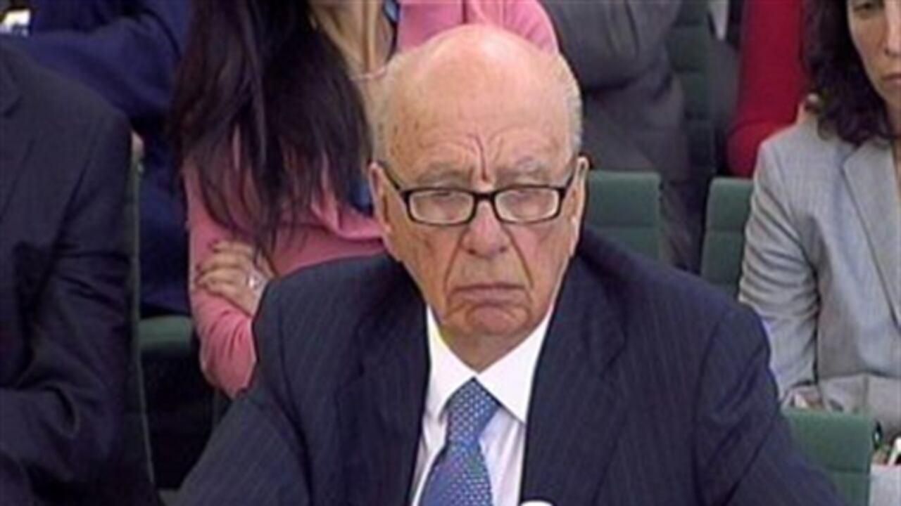 Murdoch, de origen australiano pero naturalizado estadounidense, tiene seis hijos de tres matrimonios.