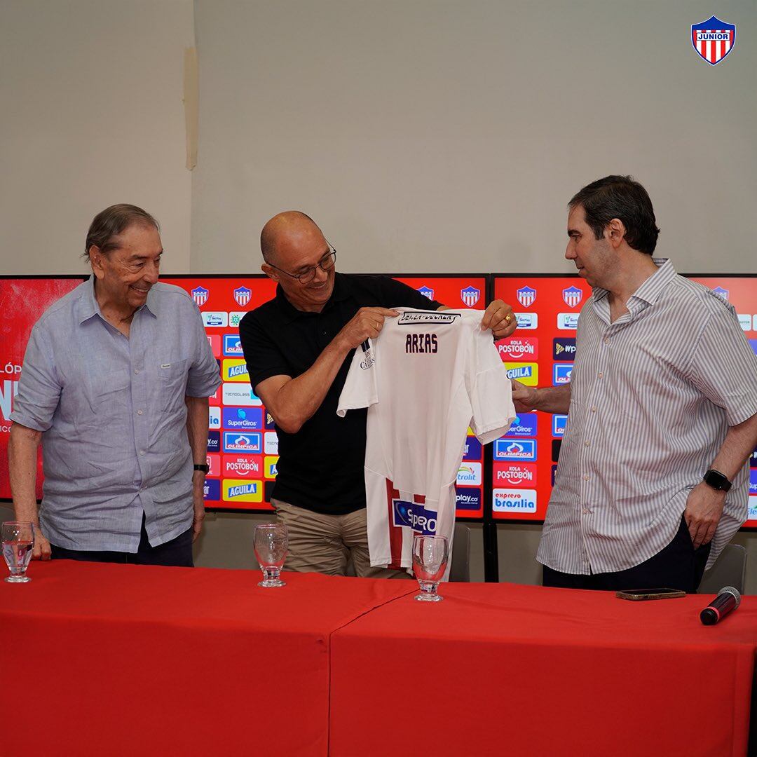 Presentación de Alfredo Arias como director técnico del Junior de Barranquilla.