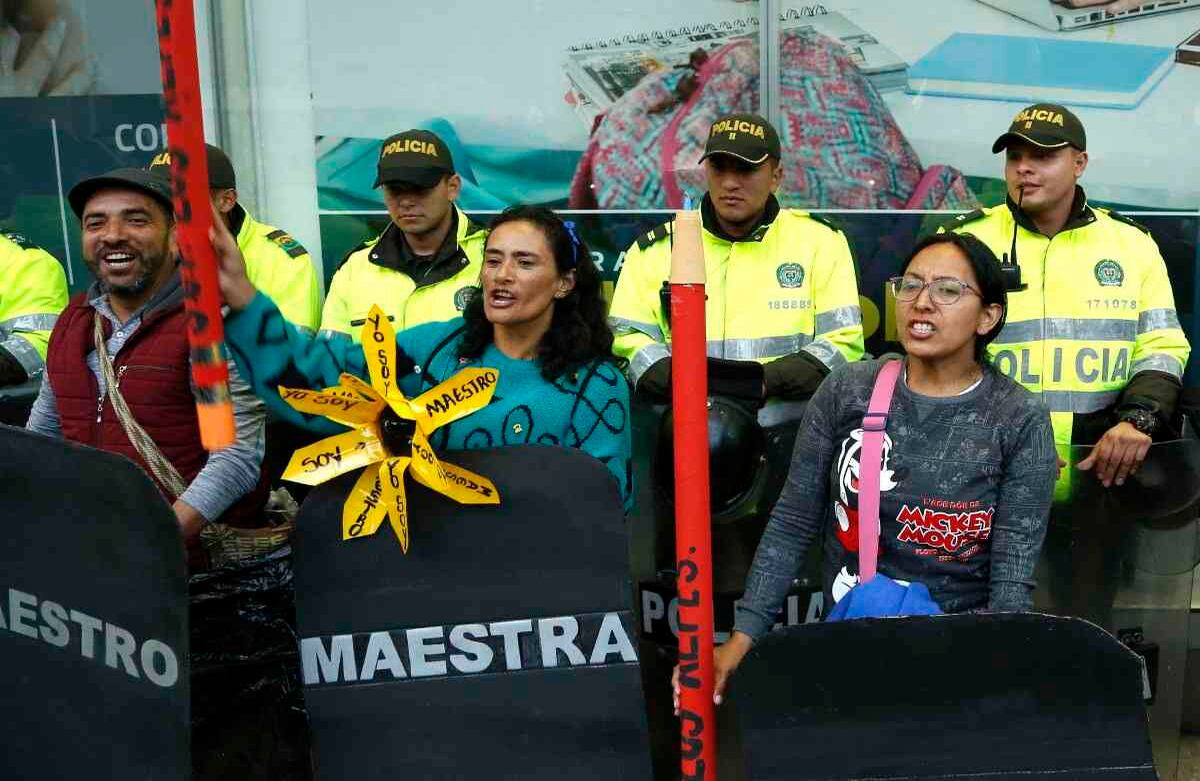 La ministra Giha radicó ante el Ministerio del Trabajo la solicitud para que esta cartera nombre a un mediador. Foto: Guillermo Torres / SEMANA