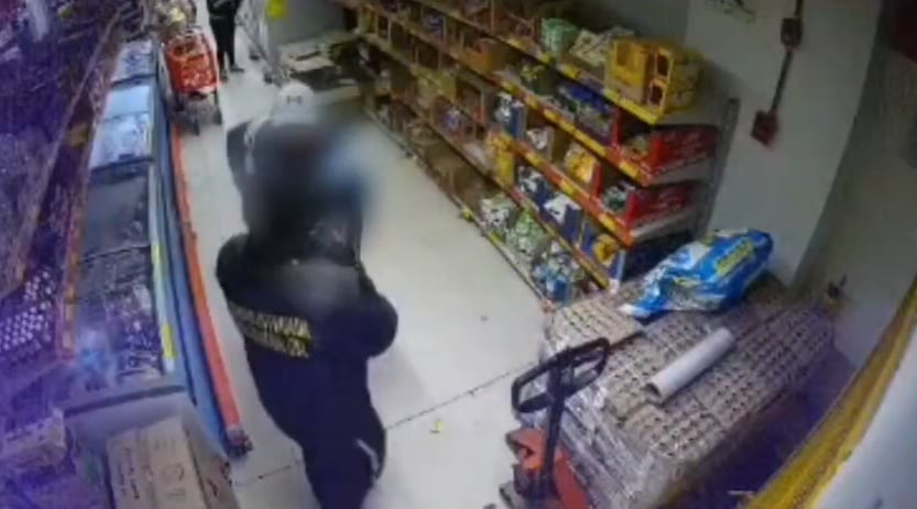 Riña en supermercado de Bogotá.