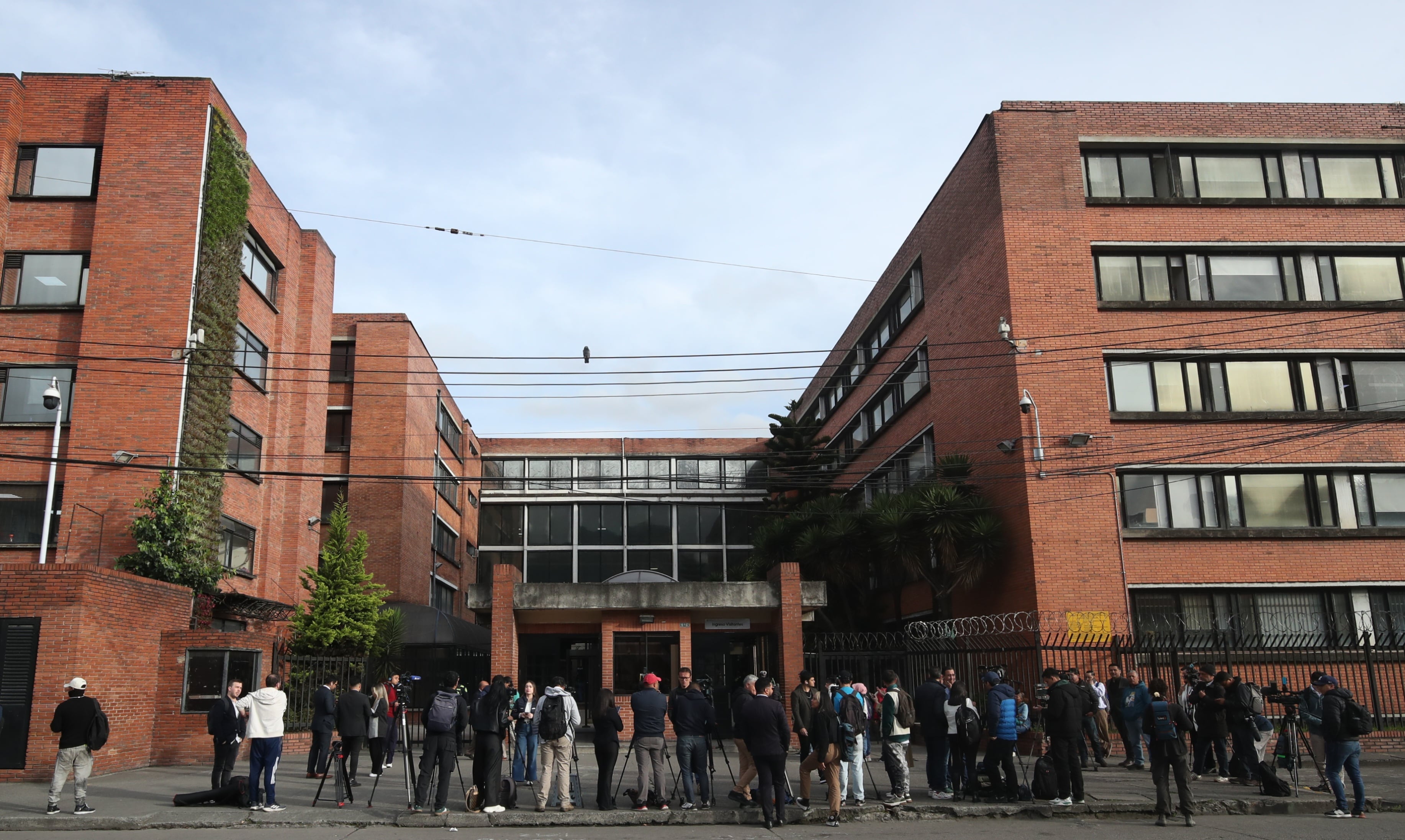 Complejo Judicial de Paloquemao ya ingrese Juicio de Álvaro Uribe julio 28 2025 Bogotá