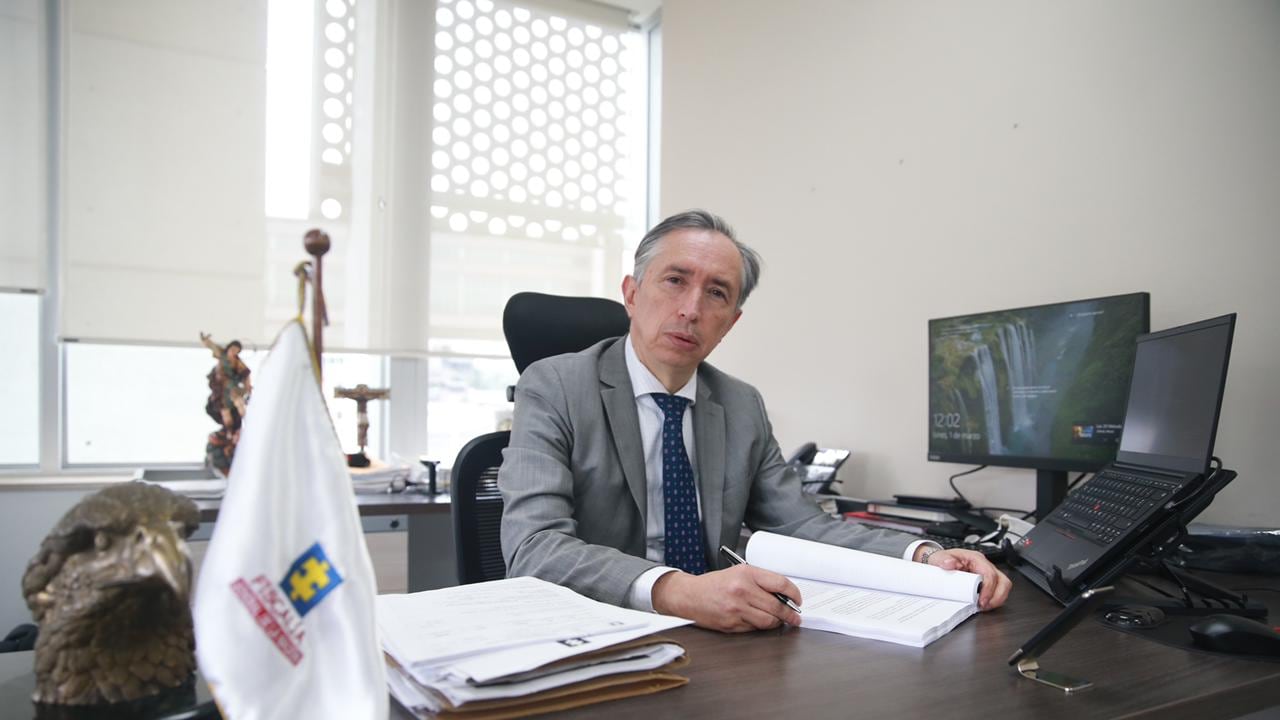 El exfiscal Gabriel Jaimes pidió la preclusión en el caso Uribe.