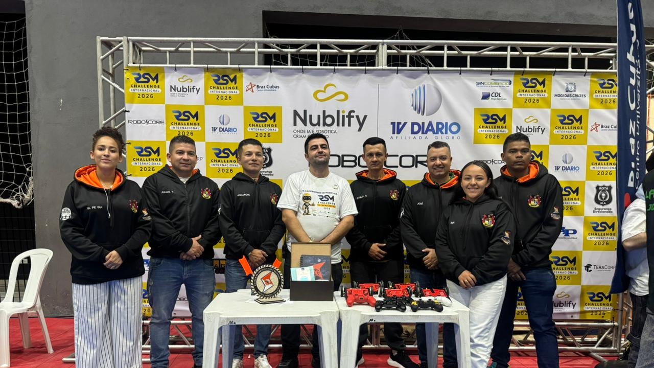 Un equipo formado en Facatativá representa a Colombia en una exigente competencia de robótica en Brasil.