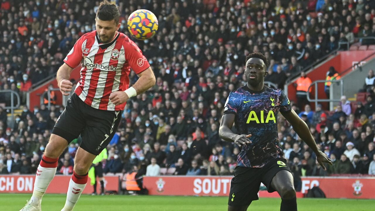 Davinson jugó los 90 minutos en la visita de los Spurs al campo del Southampton