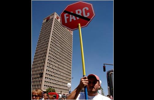 Letreros como este se vieron en el centro de Bogotá