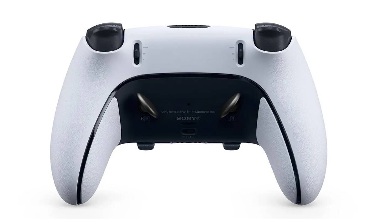 El control Dualsense Edge cuenta con botones extra en la parte posterior que pueden ser personalizables