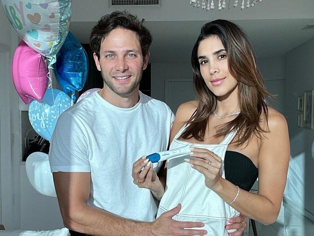 Daniela mantiene una relación sentimental con el actor y cantante Gabriel Coronel.