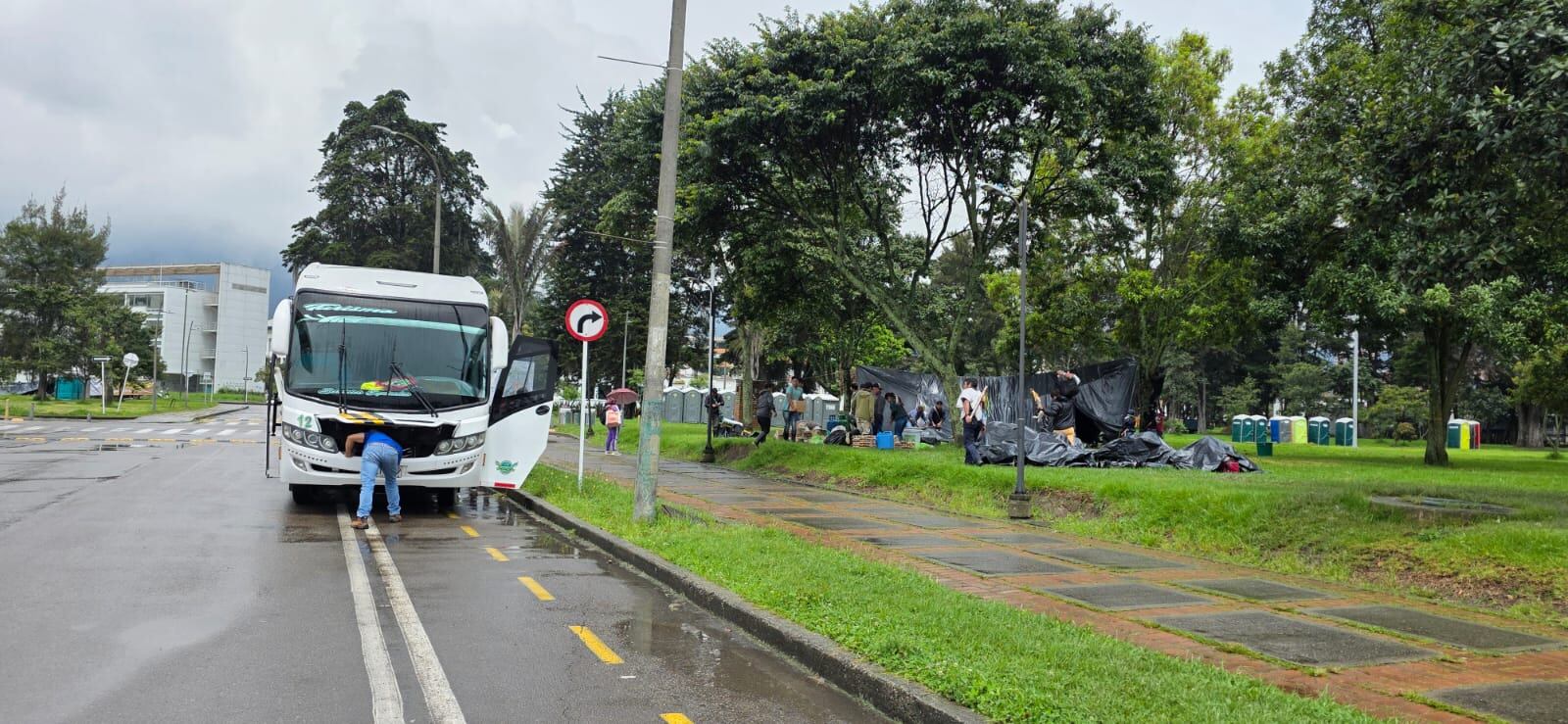 En la tarde de este sábado, 3 de mayo, se fue el último bus de la minga indígena que estaba en Bogotá.