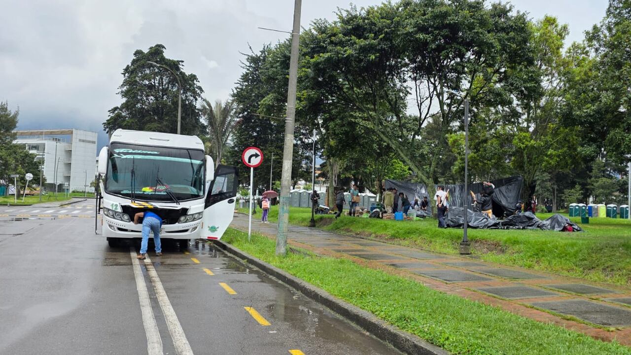 En la tarde de este sábado, 3 de mayo, se fue el último bus de la minga indígena que estaba en Bogotá.