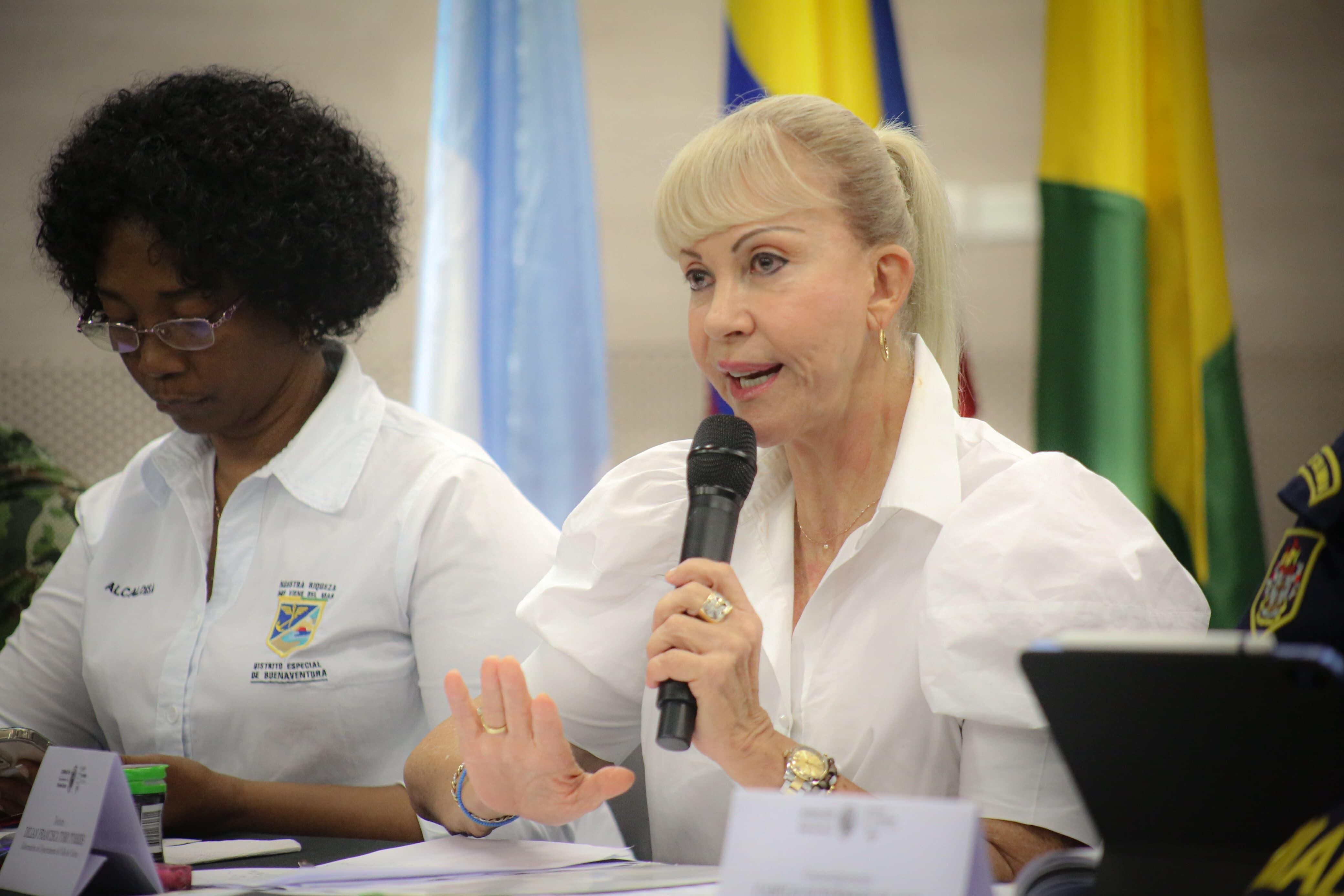 Gobernadora Dilian Francisca Toro durante el consejo de seguridad en Buenaventura.