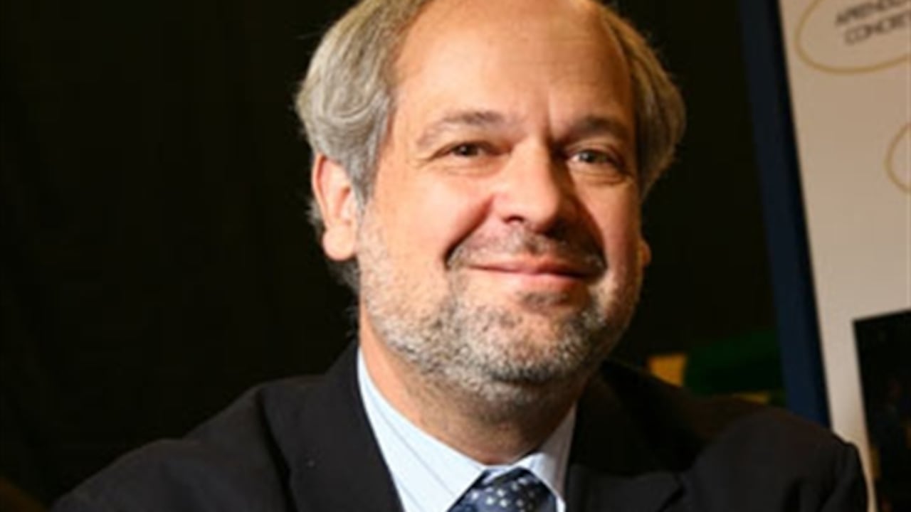 “Los países que se adaptan y adoptan, para emplear una frase de Darwin, son los países que sobreviven; los que no, acaban siendo parte de un hermoso museo de arqueología”.