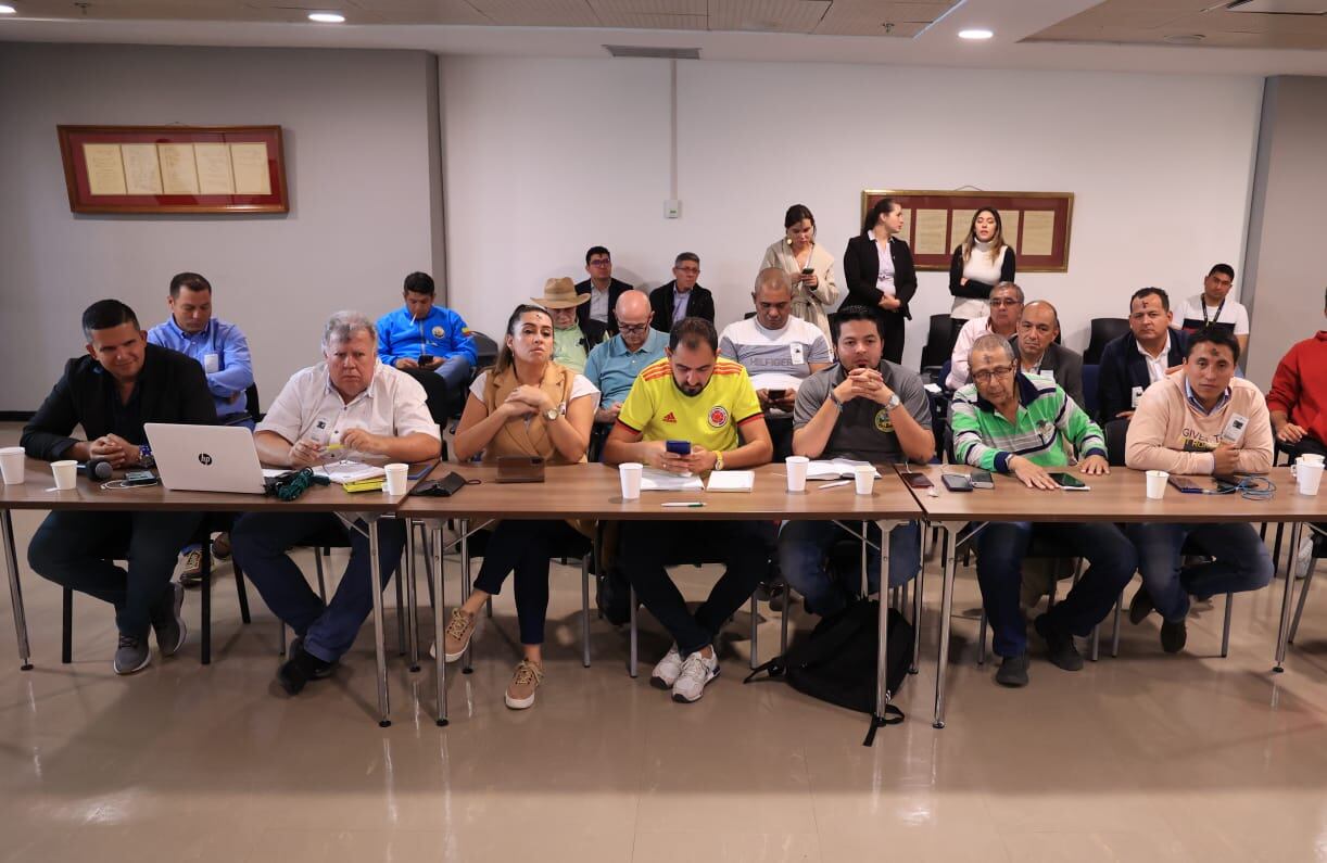 Culminó exitosamente la reunión entre el Gobierno y los gremios de taxistas.