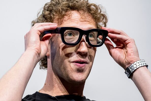 Mark Zuckerberg, CEO de Meta, llevará la superinteligencia personal a todos los usuarios con las gafas como principal dispositivo.